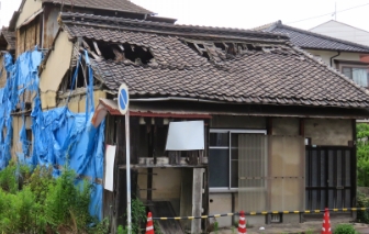 倒壊寸前の空き家
